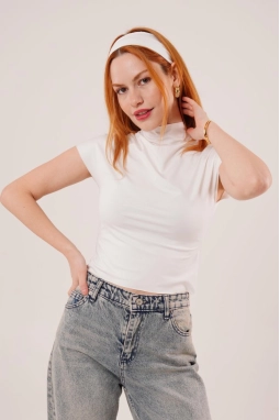 Boğazlı Parlak Kumaş Beyaz Crop