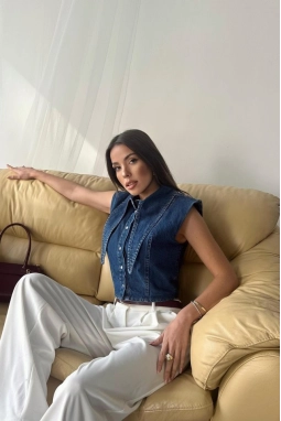 Mavi Yaka Detaylı Denim Crop