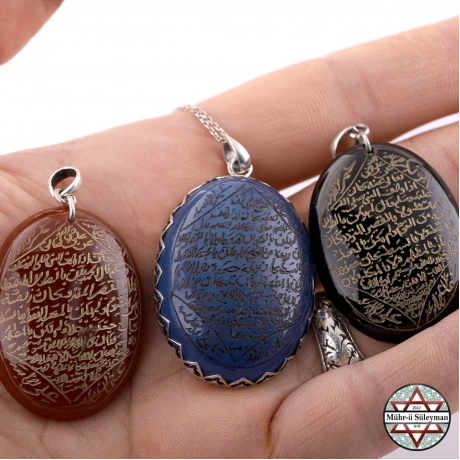 Üç Adet Önünde Hilye-i Şerif Arkası Mührü Süleyman Akik Taşlı Kolye
