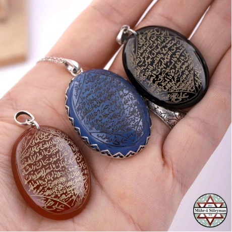 Üç Adet Önünde Hilye-i Şerif Arkası Mührü Süleyman Akik Taşlı Kolye