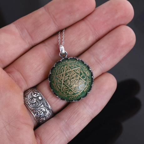 Tamamı El Yazması Hz. Süleyman Mührü Yeşil Akik Taşlı Gümüş Kolye 