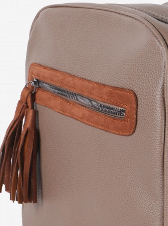 Siyah Püskül Fermuarlı Sırt Çantası