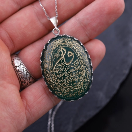 Yeşil Akik Kenarları Ayetel Kürsi Ortası Nazar Ayeti Yazılı Gümüş Kolye