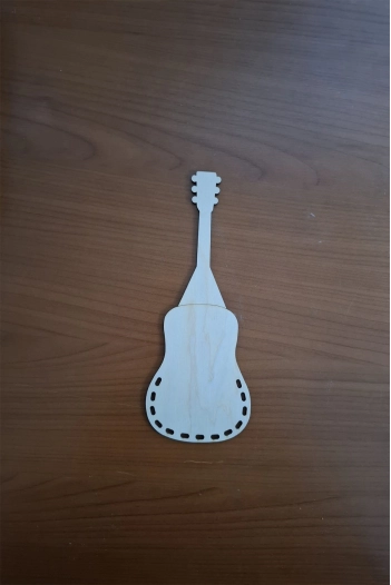 DUVAR SÜSÜ - GİTAR YELPAZE TABANI